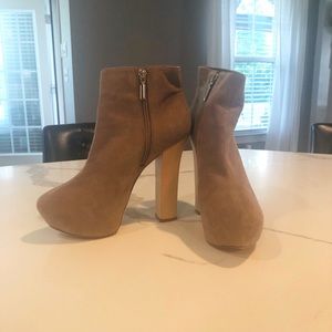 REPORT Layton suede bootie 8.5